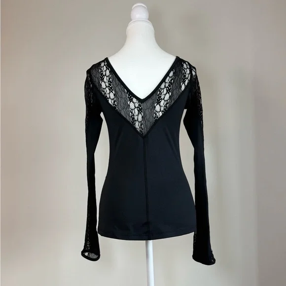 Elegant Black Lace Women Top - Picture 4 of 4